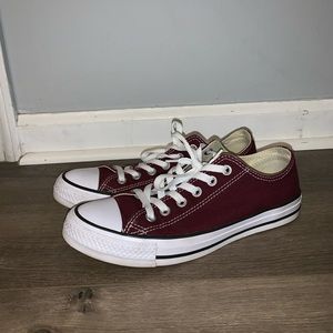 Maroon Low top Converse